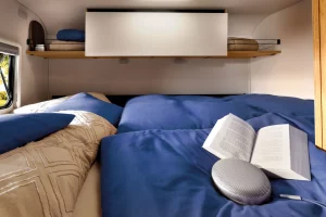 innenaufnahme-tourer-alkoven-a690g-doppelbett